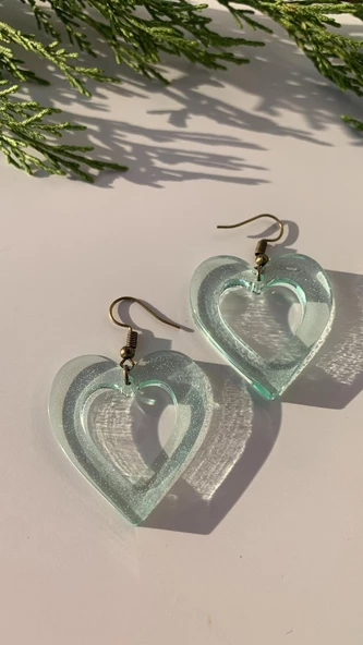 Transparan Su Yeşili Renkli Antik Sarı Aksesuar İçi Boş Kalp Şekil 5 Cm Epoksi Küpe El Yapımı - Resim 6