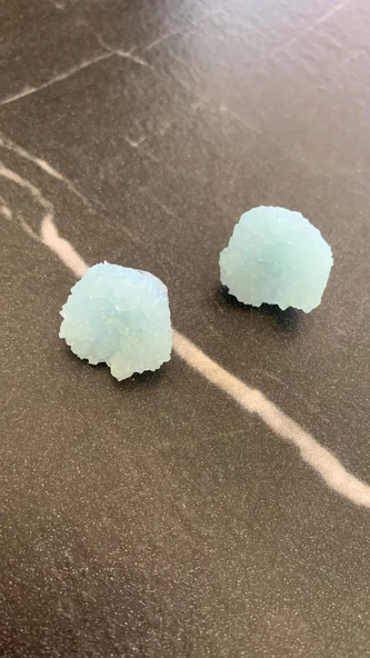 Parlak Buz Mavi Renkli Kristal Şekil Gümüş Aksesuarlı Epoksi Küpe El Yapımı Hediyelik - Resim 6