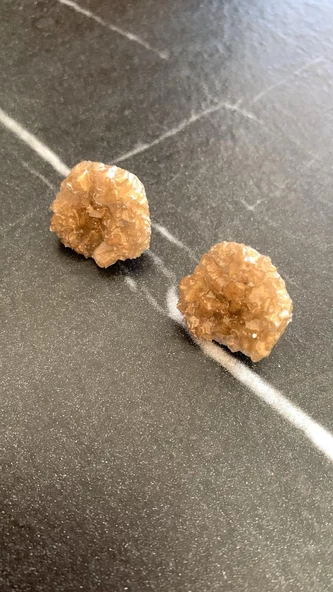 Kahverengi Gold Renkli Kristal Şekil Gümüş Aksesuarlı Epoksi Küpe El Yapımı Hediyelik - Resim 2