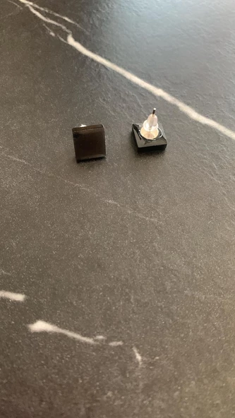 Parlak Siyah Renkli Küçük Kare Şekil Gümüş Aksesuarlı Epoksi Küpe El Yapımı Hediyelik - Resim 4