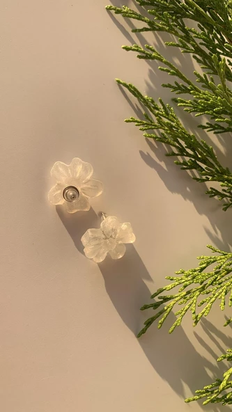 Rakı Beyazı Renkli Menekşe Şekil Gümüş Aksesuarlı Epoksi Küpe El Yapımı Hediyelik - Resim 5