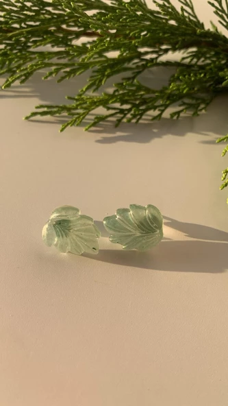 Parlak Çimen Yeşili Renkli Gümüş Aksesuarlı Yaprak Şekil Epoksi Küpe Hediyelik ürün görseli