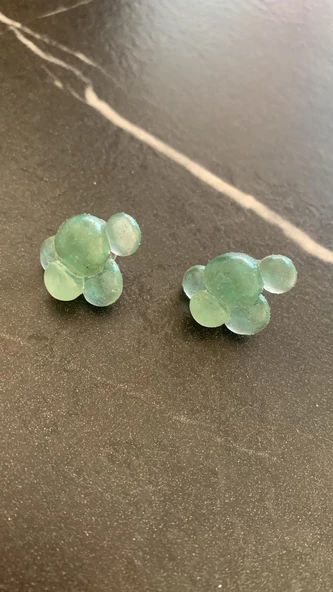 Parlak Çimen Yeşili Renkli Gümüş Aksesuarlı Bulut Şekil Epoksi Küpe Hediyelik - Resim 6