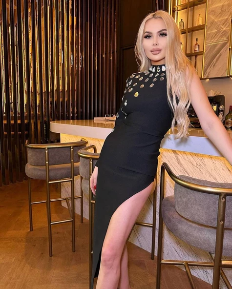 Siyah Örme Özel Taş İşlemeli Tasarım Elbise - 8
