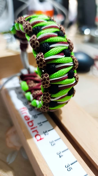 Paracord bileklik (Yeşil, beyazi siyah, bordo karışımı) - 4