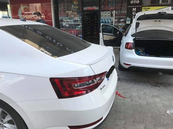 SKODA SUPER B BEYAZ SPOYLER (SRY) - 2