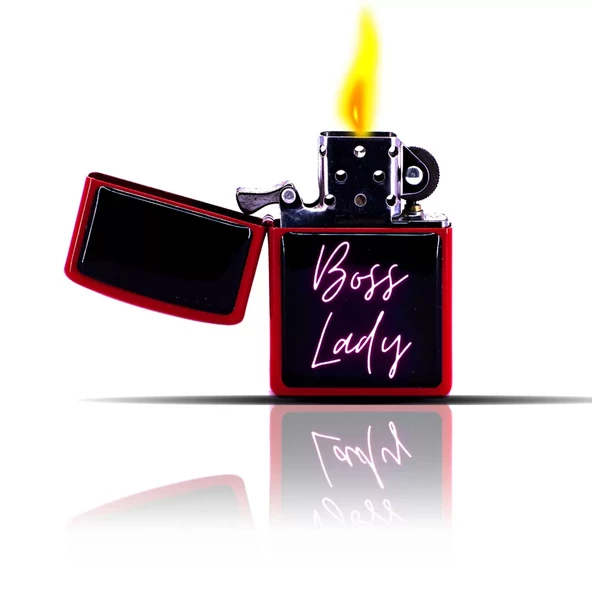 Lady Boss Kırmızı Zippo Tarzı Benzinli Çakmak