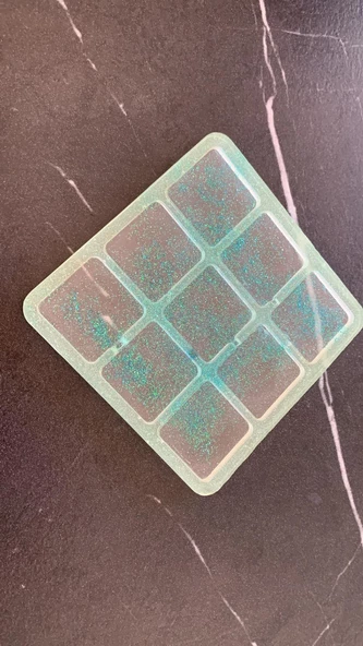 Soft Sarı Renkli Ve Yeşil Sim Süslü Kare Dama Şekilli Epoksi Bardak Altlığı El Yapımı Hediyelik - 2