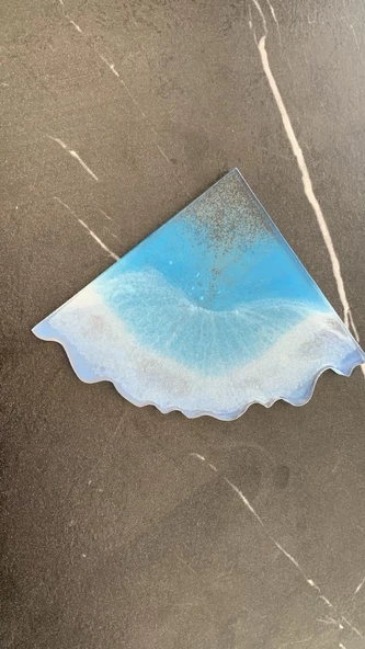 Parlak Deniz Mavi Tonlu Siyah Simli Üçgen Dalgalı Şekil Epoksi Bardak Altlığı El Yapımı - 6