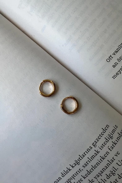 MİNİ HALKA TAŞLI 18 K ALTIN KAPLAMA KÜPE - Resim 2