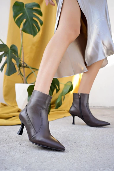 Muggo NATALİE Garantili Hakiki Deri Sivri Burun Fermuarlı İnce Topuklu Kadın Bot - 6