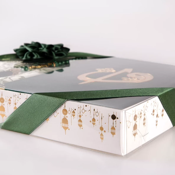 Kuran +  Seccade +  Tesbih Hediye Seti (Orta Boy, Kadife, Desenli Kutu, Zeytin Yeşili) - Resim 5