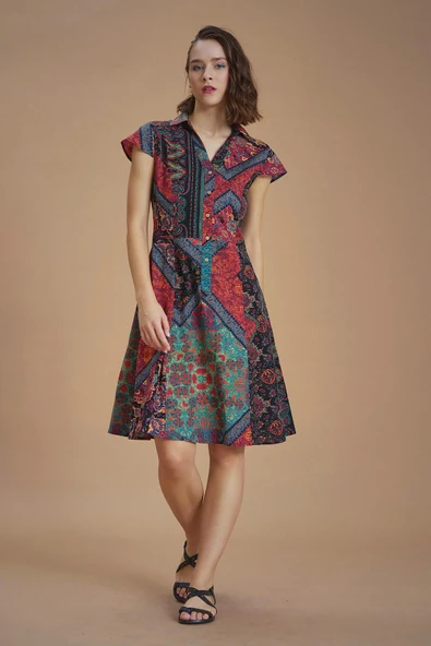 Gömlek Yaka Ön Düğmeli Kısa Kollu Kloş Siyah Desenli Elbise - 2