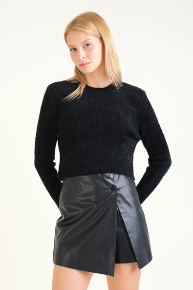 Kadın Sıfır Yaka Tüylü Crop Kazak Siyah - Resim 4
