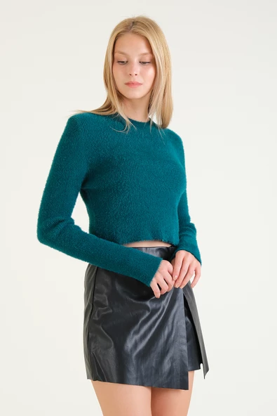 Kadın Sıfır Yaka Tüylü Crop Kazak Zümrüt - Resim 3