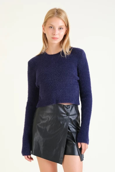 Kadın Sıfır Yaka Tüylü Crop Kazak Lacivert - 2