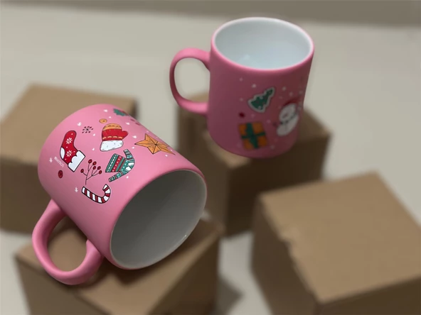 Den Tasarım Hediyelik-Pembe Kardan Adamlı Yeni Yıl Figürlü Seramik Kupa/Bardak - 2
