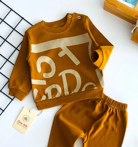 Neşeli Bebekler Harf Baskılı Yakadan Düğmeli Mevsmlik Takım Hardal - Resim 2