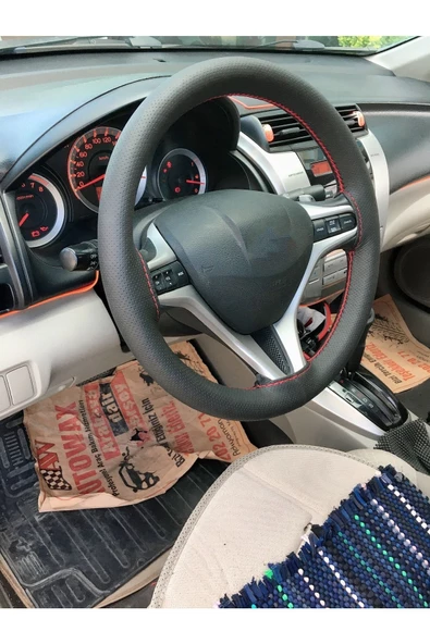 AYAZGURUP AYAZGURUP Volvo C70 Uyumlu Dikmeli Direksiyon Kılıfı Siyah Noktalı (kırmızı Dikişli)