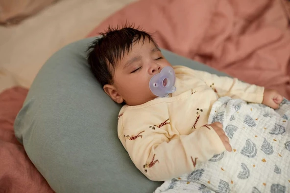 Philips Avent Soothie Ortodontik Saklama Kutulu 2li Emzik 0-6 Ay - Erkek - 11