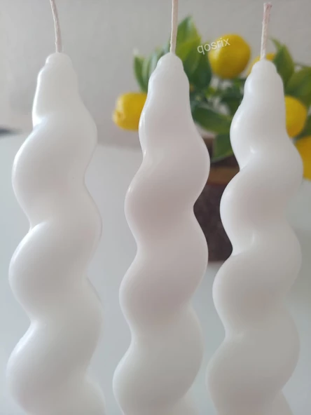 qosrix 3'lü Beyaz Italyan Burgulu Şamdan Soya Mumu Doğal Kokulu Uzun Çubuk Konik Burgu Spiral Mum Dekoratif ürün görseli