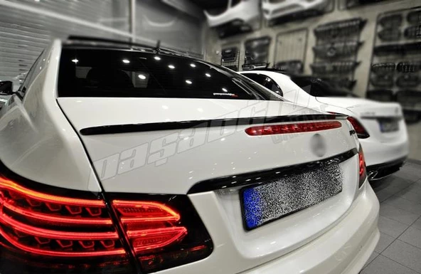 Mercedes W207 E Coupe Uyumlu PianoBlack Spoiler 2010-2016
