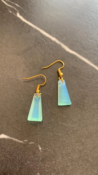 Parlak Mint Yeşili Renkli Gold Aksesuarlı Piramit Şekil Epoksi Küpe El Yapımı Hediyelik - 8