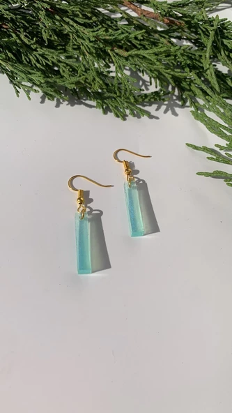 Parlak Mint Yeşili Renkli Gold Aksesuarlı Piramit Şekil Epoksi Küpe El Yapımı Hediyelik - 7