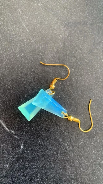 Parlak Mint Yeşili Renkli Gold Aksesuarlı Piramit Şekil Epoksi Küpe El Yapımı Hediyelik - 6