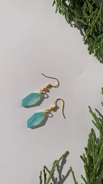 Parlak Mint Yeşili Renkli Gold Aksesuarlı Kristal Şekil Epoksi Küpe El Yapımı Hediyelik - Resim 5