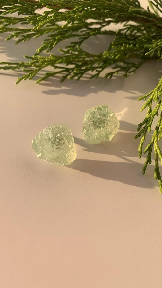 Parlak Su Yeşili Mint Renkli Kristal Şekil Gümüş Aksesuarlı Epoksi Küpe El Yapımı Hediyelik - Resim 5