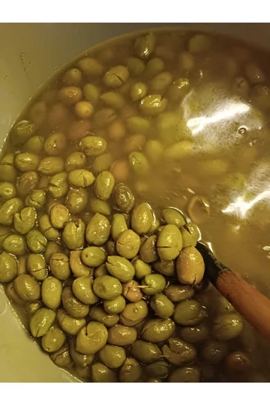 El Yapımı Köyceğiz M Boy Yeşil Kırma Zeytin 350 Gr. - 2