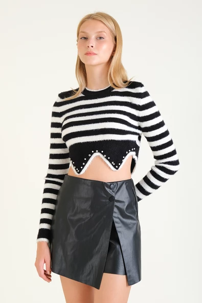 Kadın Çizgili Taş Baskılı Crop Tüylü Kazak Siyah - 4