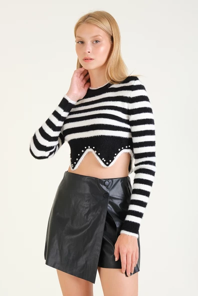 Kadın Çizgili Taş Baskılı Crop Tüylü Kazak Siyah - 3