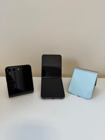 Samsung Z Flip 5 256GB - 2