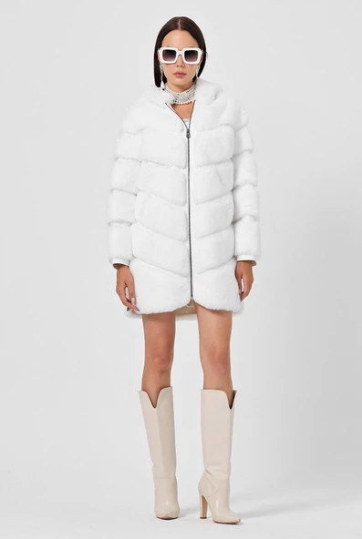 Martina Beyaz Tüylü Mont