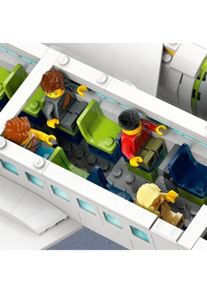 LEGO City Yolcu Uçağı 60367 # 7 Yaş ve Üzeri Çocuklar ve Uçak Meraklıları için Yaratıcı Oyuncak Yapım Seti (930 Parça) - Resim 6