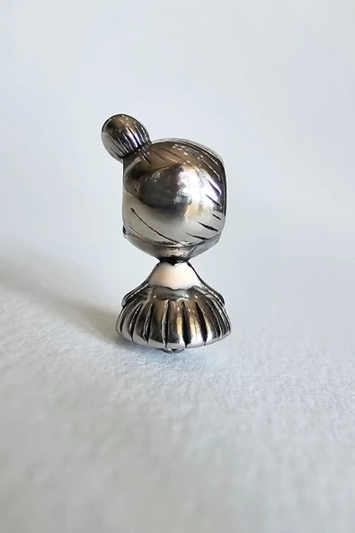 ÇELİK CHARM TOPUZ SAÇLI KIZ - 3