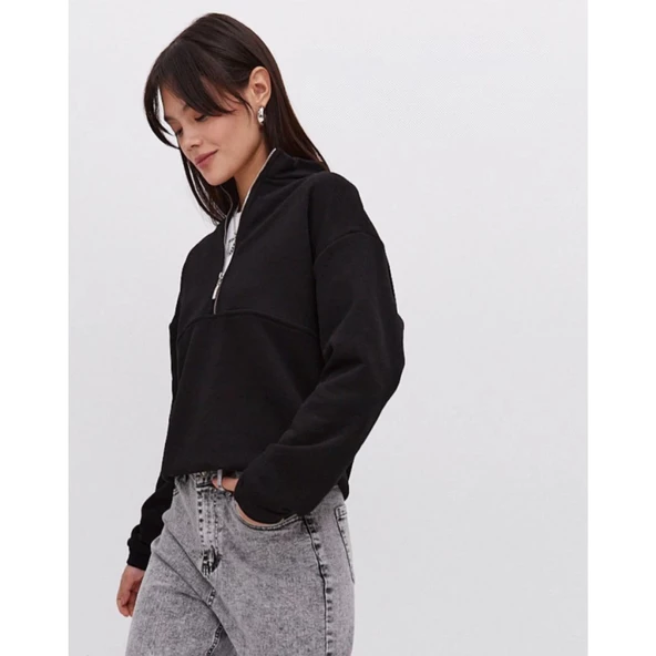 Oversize Yarım Farmuarlı Yakalı Basic SweatShirt - Siyah