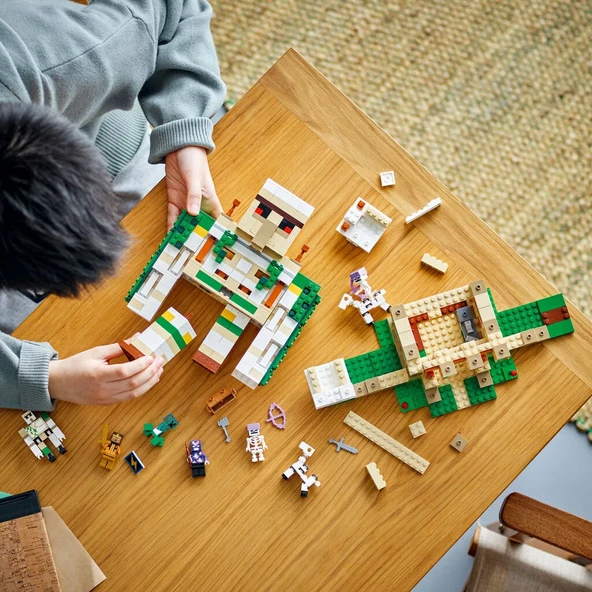 Lego Demir Golemi Kalesi İron Golem Fortress 21250 - 9