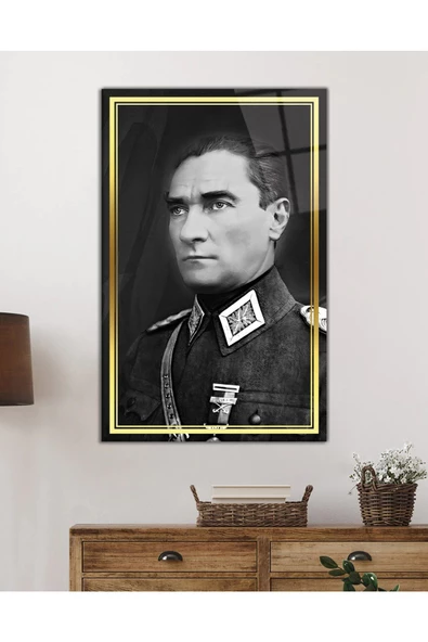 AlpiLeo Gold Şerit Siyah Beyaz Atatürk Üniformalı Alp Özel Cam Tablo - Resim 2