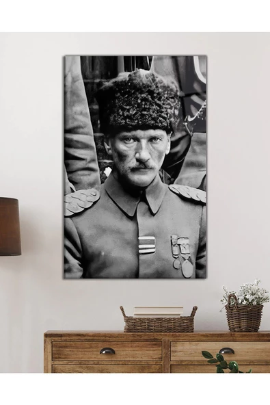 AlpiLeo Siyah Beyaz Üniformalı Atatürk Alp Özel Cam Tablo - Resim 2