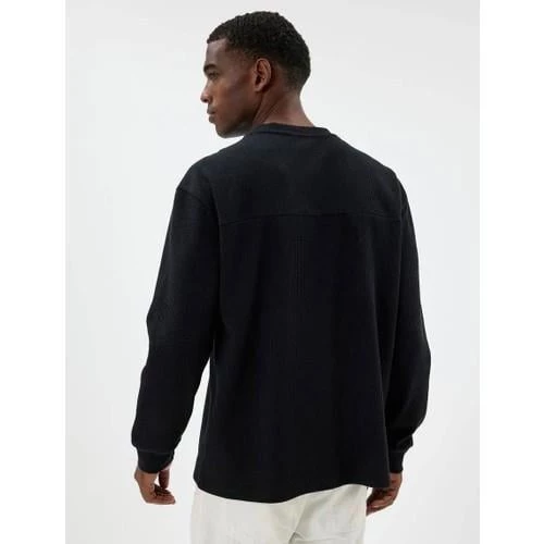 SWEATSHIRTS