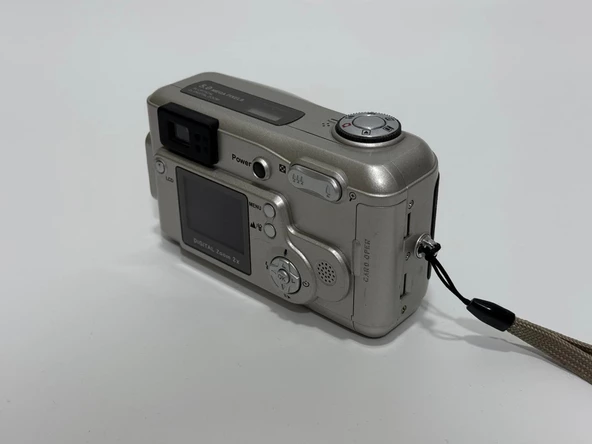 Medion MD 2998 5MP Kompakt Dijital Fotoğraf Makinesi 2.El - 2