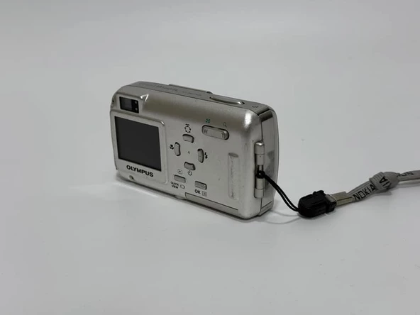 Olympus Stylus 300 3.2MP Kompakt Dijital Fotoğraf Makinesi 2.El - 4