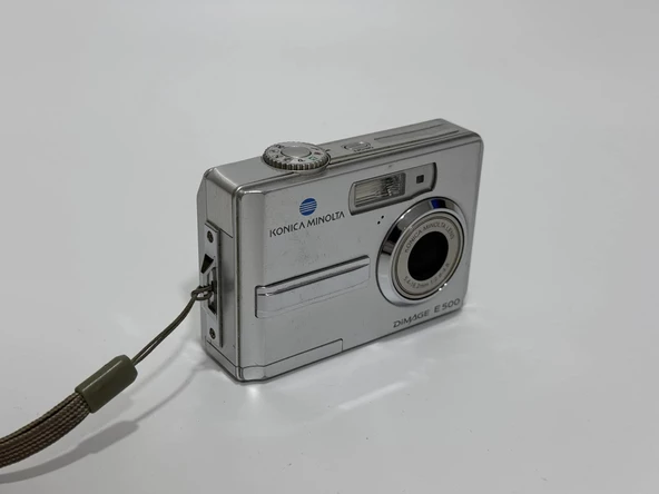 Konica Minolta Dimage E 500 5MP Kompakt Dijital Fotoğraf Makinesi 2.El