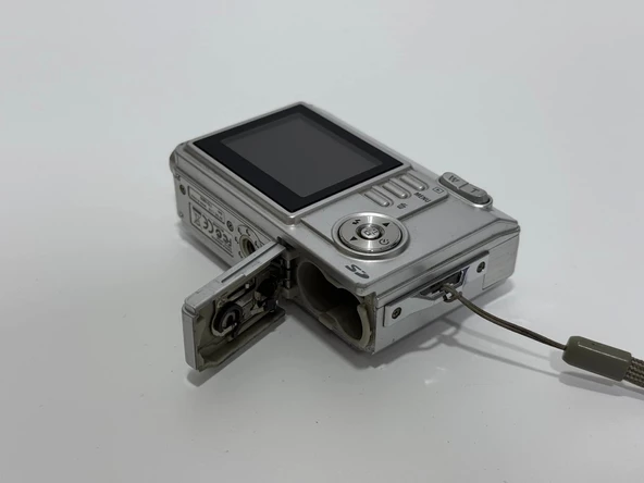 Konica Minolta Dimage E 500 5MP Kompakt Dijital Fotoğraf Makinesi 2.El - 6