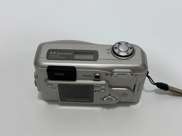 Medion MD 2998 5MP Kompakt Dijital Fotoğraf Makinesi 2.El - 5
