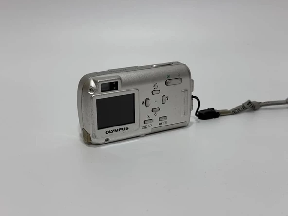 Olympus Stylus 300 3.2MP Kompakt Dijital Fotoğraf Makinesi 2.El - 3