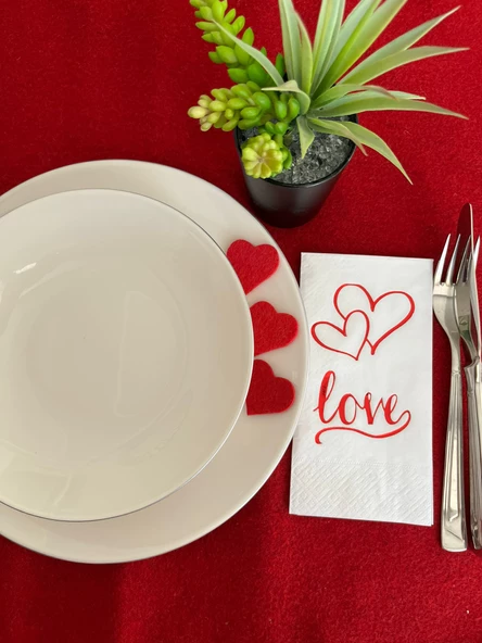 Kırmızı Yaldızlı Beyaz Kalpli Love Yazılı Peçete 16 lı - 1